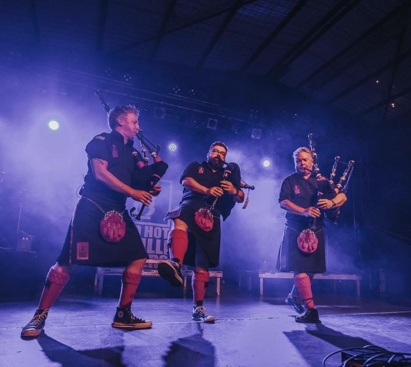 Red Hot Chilli Pipers [GB] 