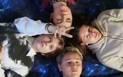 Jugendclub Momoll Theater - «An der Decke leuchten die Sterne» 
